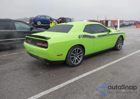 2023 Dodge Challenger R/T z USA, uszkodzony, nr VIN 2C3CDZBT8PH634440
